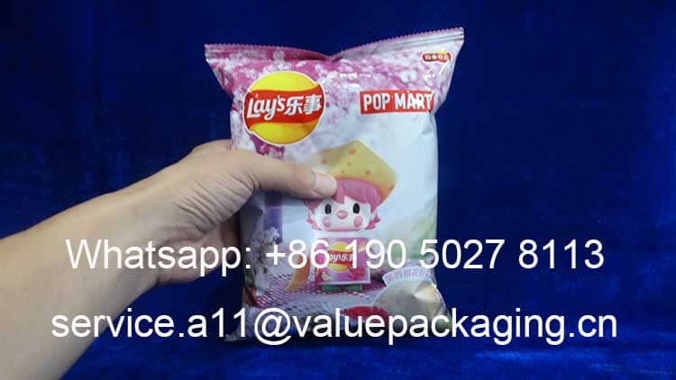 filled-level-of-60-gr-Lay's-potato-chips-flushed-bag-pouch