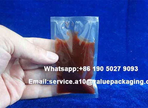 Filled-effect-20g-tomato-ketchup-flat-pouch-V146