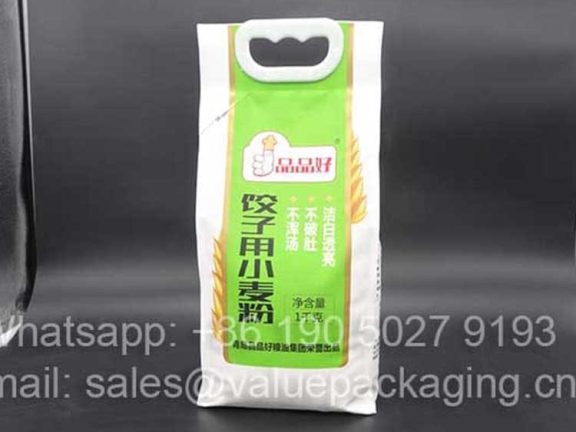 standup-handle-bag-pouch-for-1-kg-wheat-flour